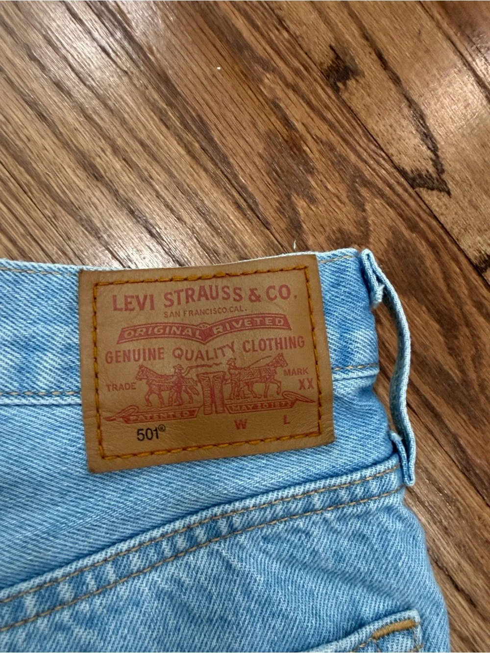 Levi's 501® ORIGINAL FIT HIGH RISE WOMEN'S SHORTS Luxor Heat Sz 25 - Picture 3 of 5